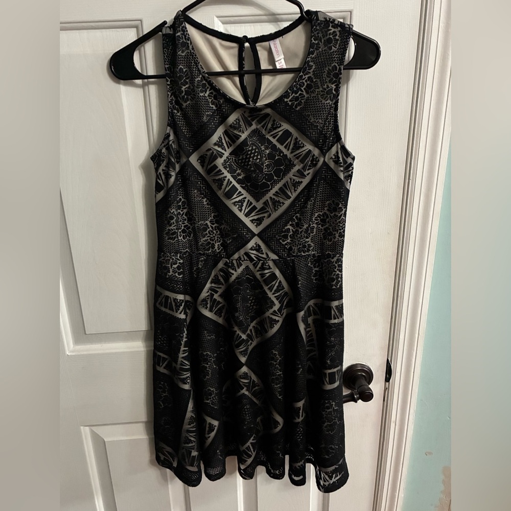 Xhilaration Black and Gray Patterned Sleeveless Midi Dress